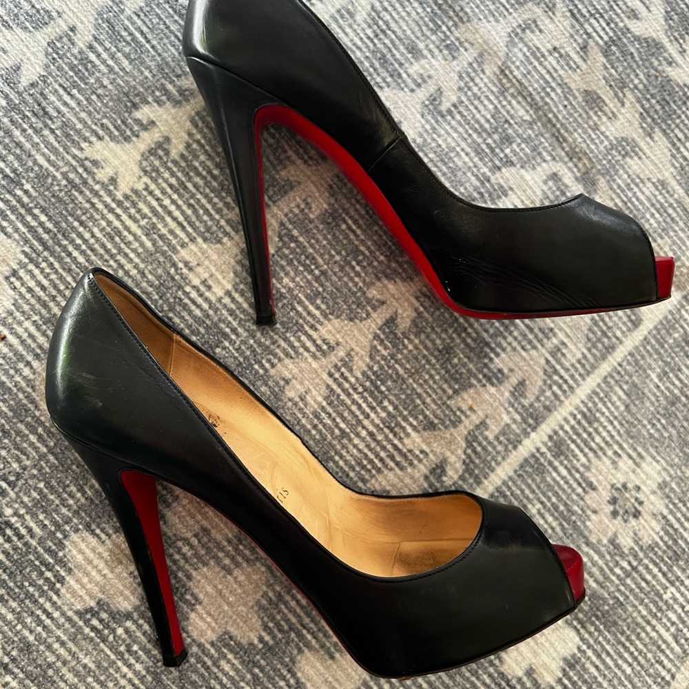 Christian Louboutin Very Prive AUTHENTIC 38.5